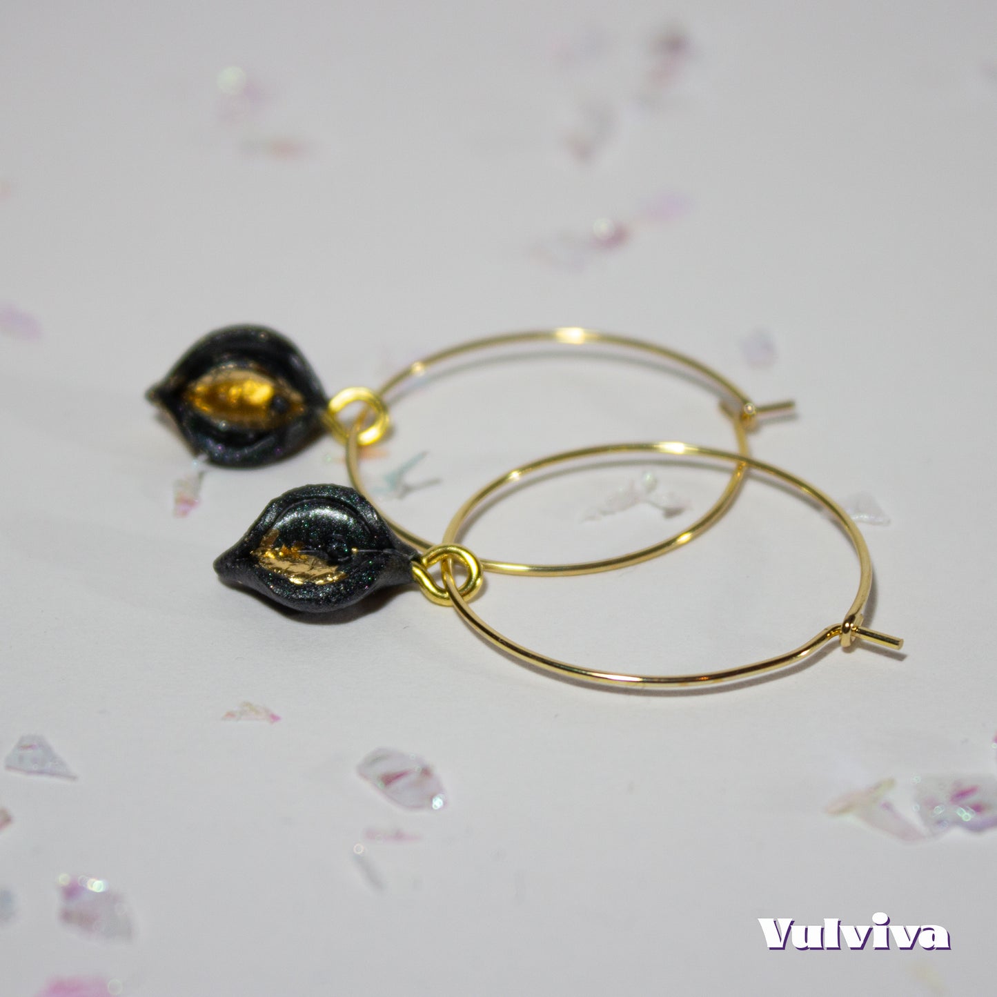 Black or White Vulviva Creolen