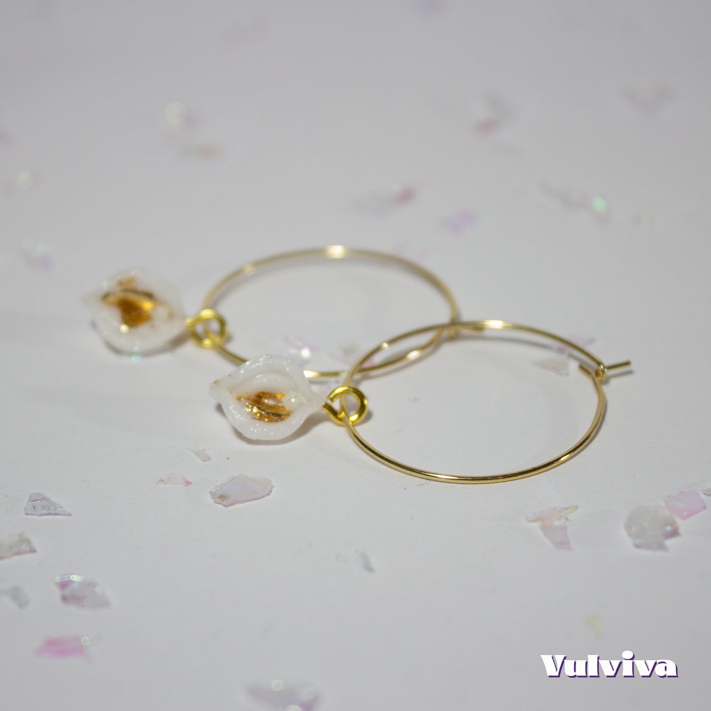 Black or White Vulviva Creolen