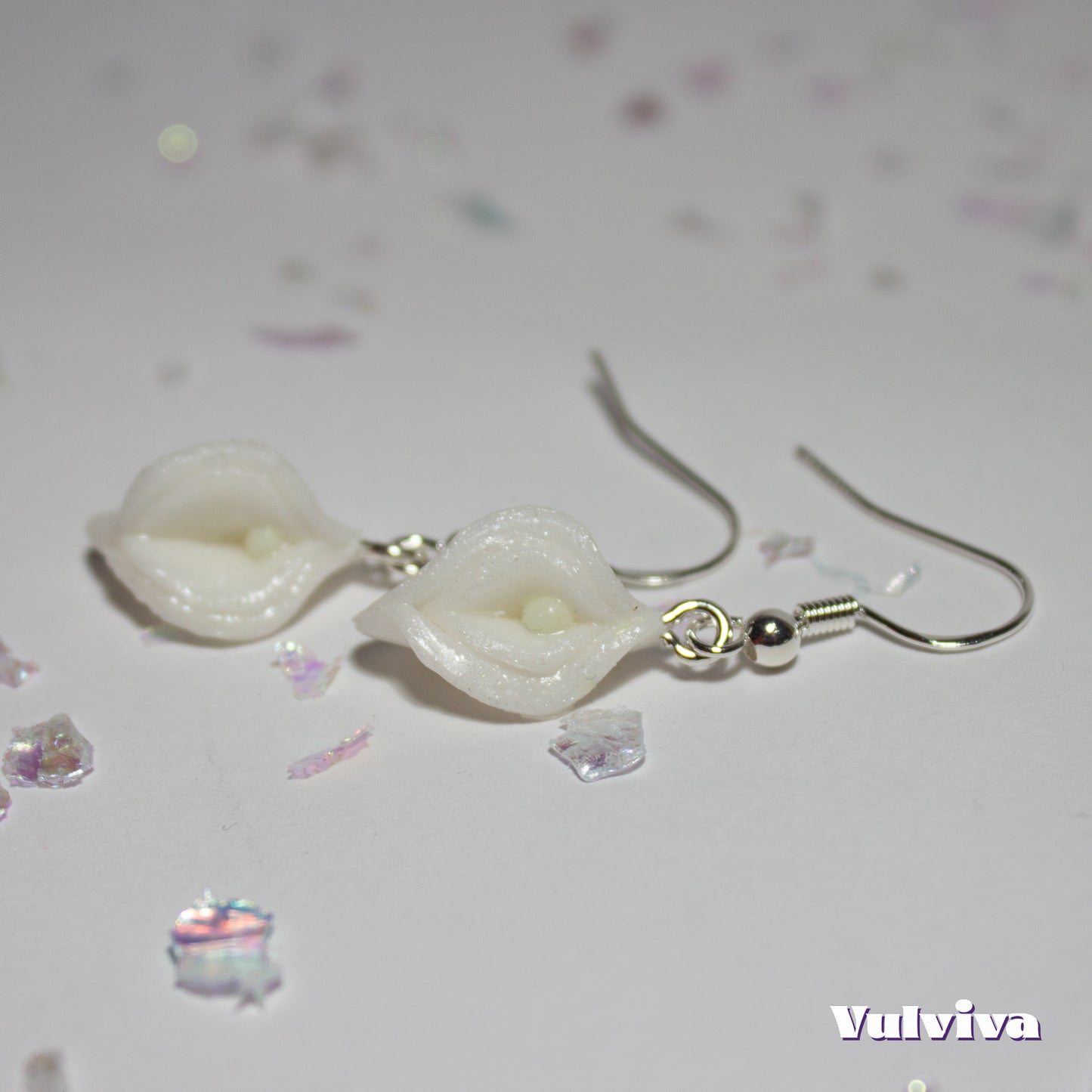 Black or White Vulviva Ohrstecker