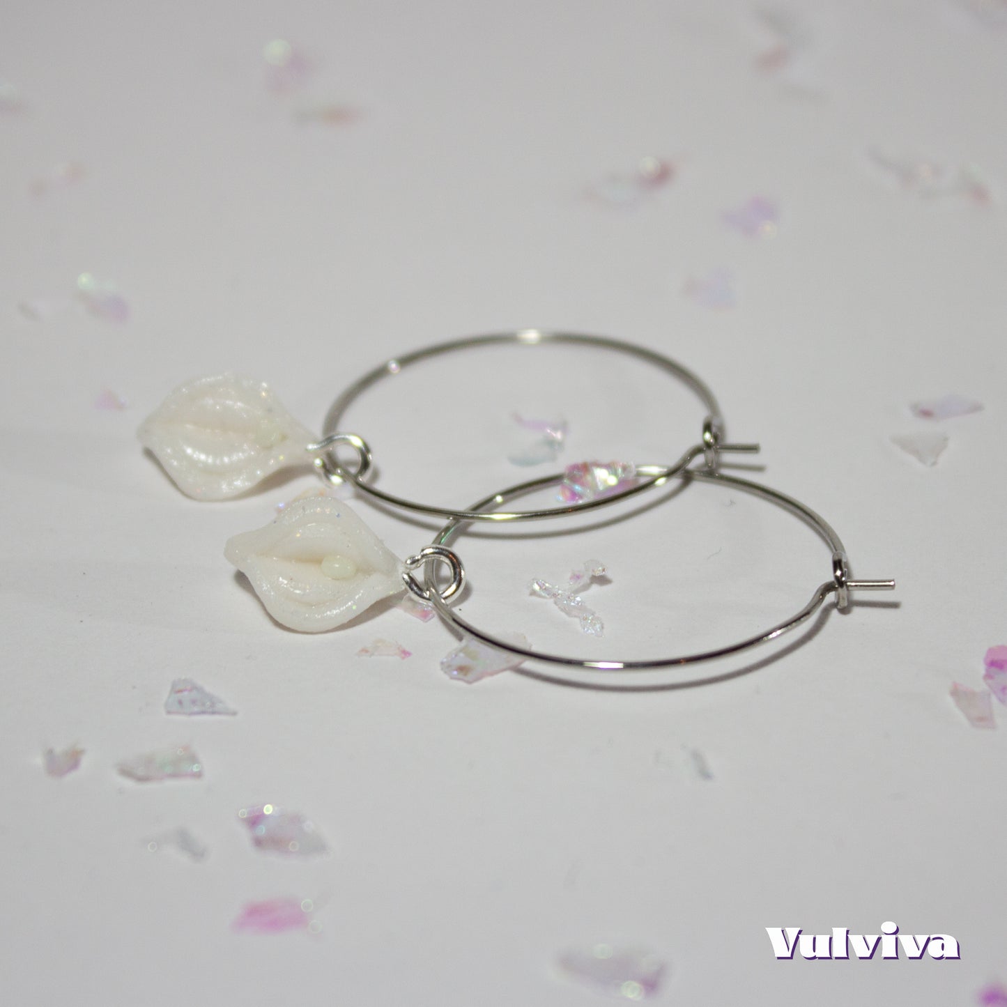 Black or White Vulviva Creolen